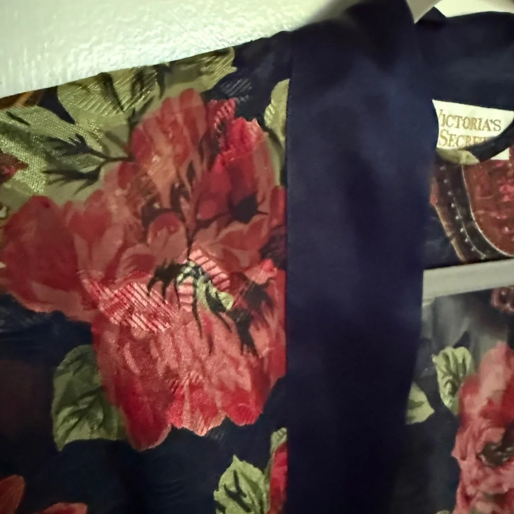 Vintage Victoria's Secret Gold‎ Label Semi Sheer Floral Robe Kimono Size OS